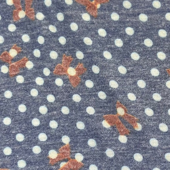 LulaRoe Randy Raglan Tee Small EUC - Picture 6 of 7